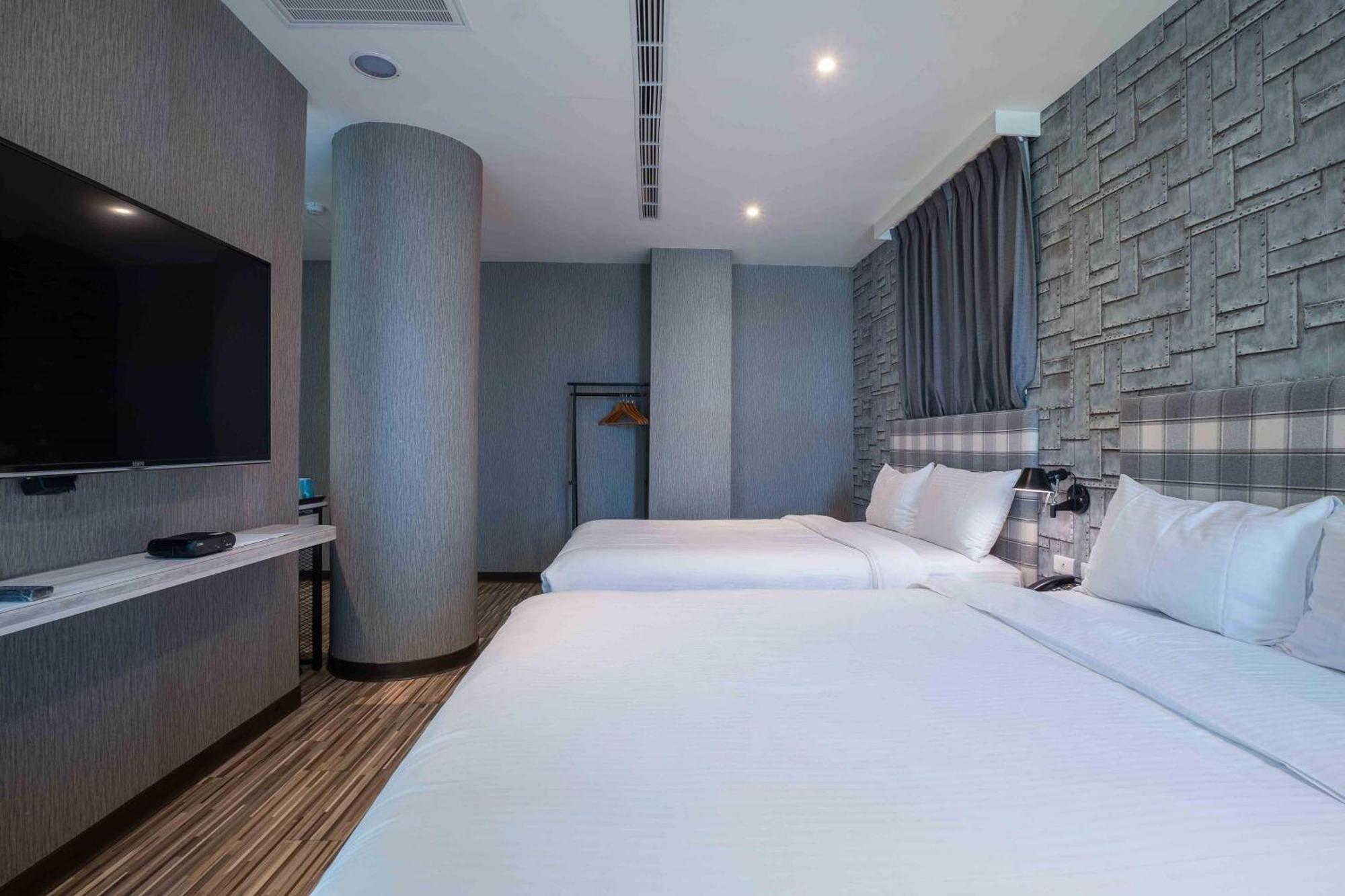 Check Inn Taichung Ziyou Dış mekan fotoğraf