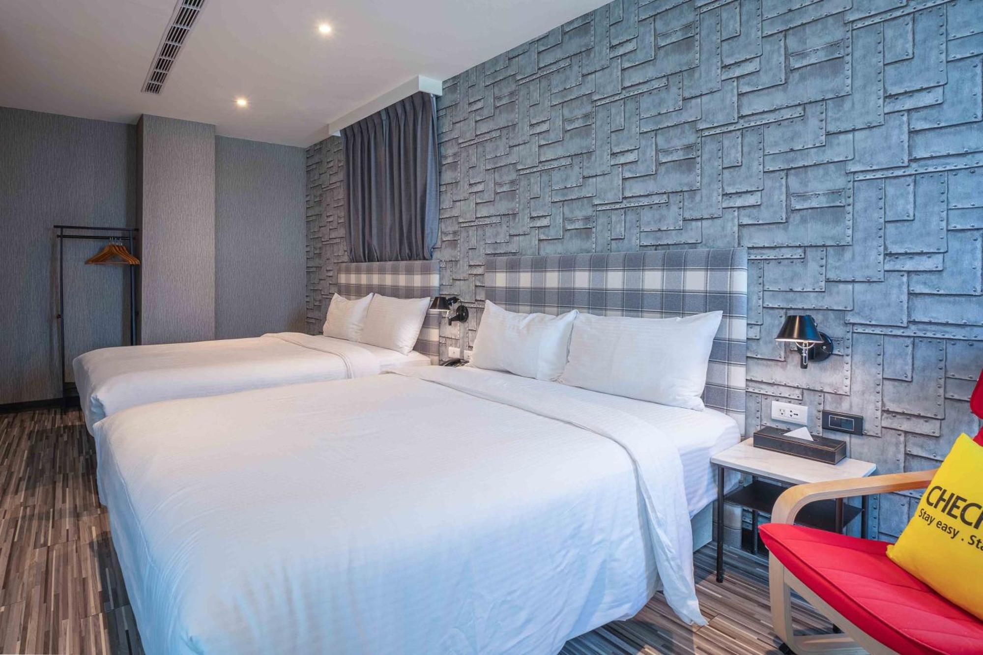 Check Inn Taichung Ziyou Dış mekan fotoğraf