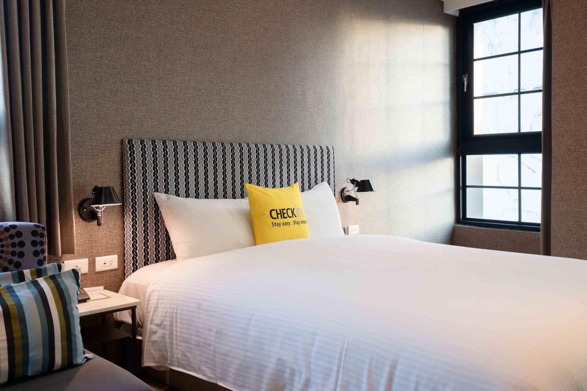 Check Inn Taichung Ziyou Dış mekan fotoğraf
