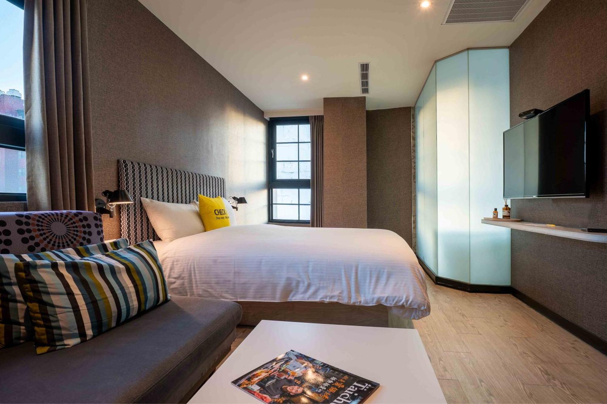 Check Inn Taichung Ziyou Dış mekan fotoğraf