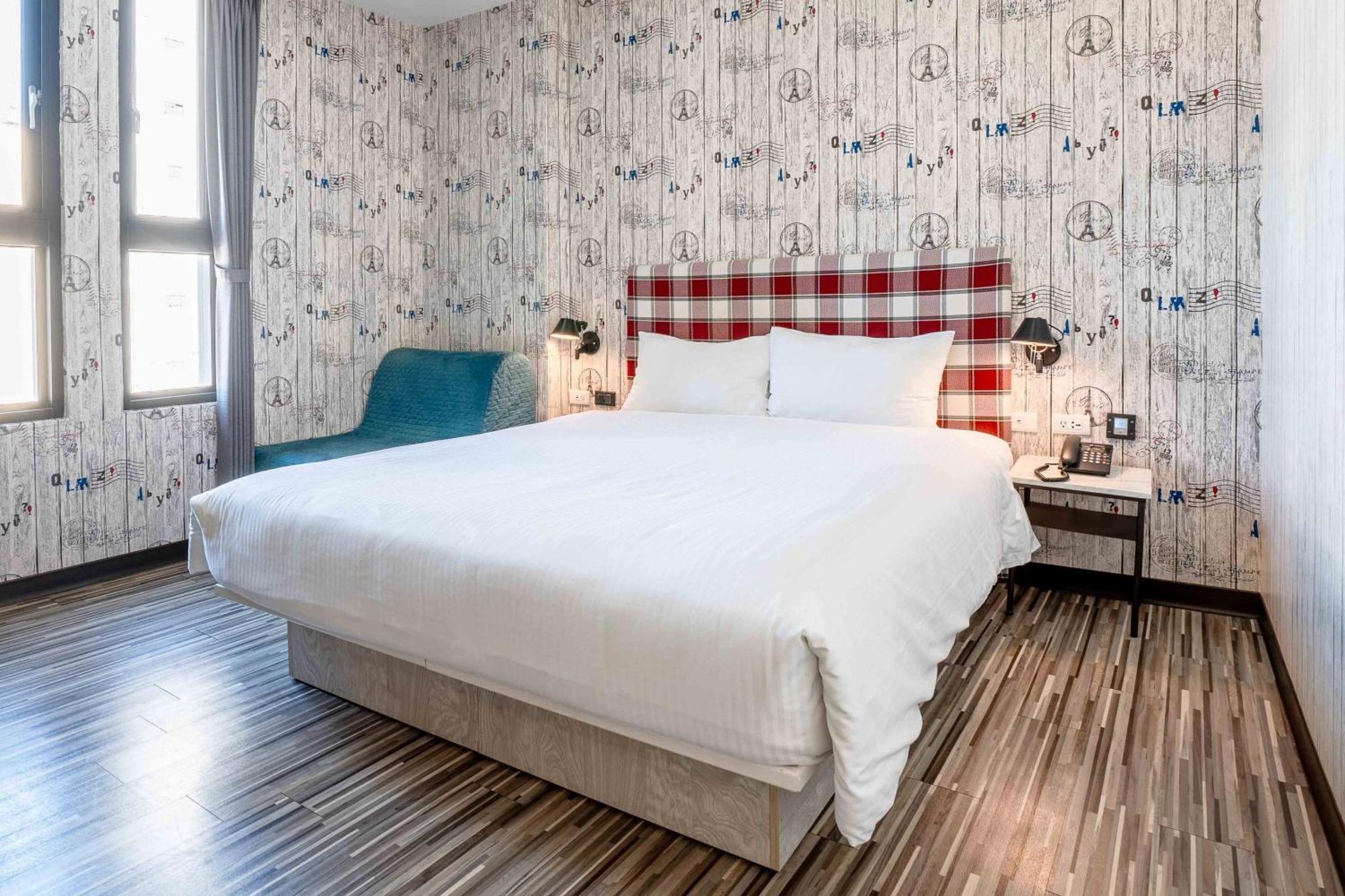 Check Inn Taichung Ziyou Dış mekan fotoğraf