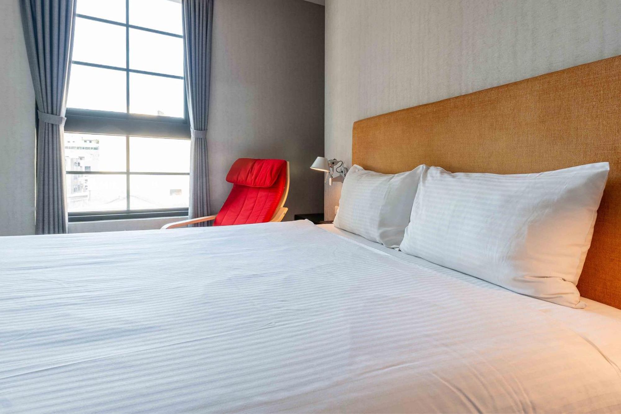 Check Inn Taichung Ziyou Dış mekan fotoğraf