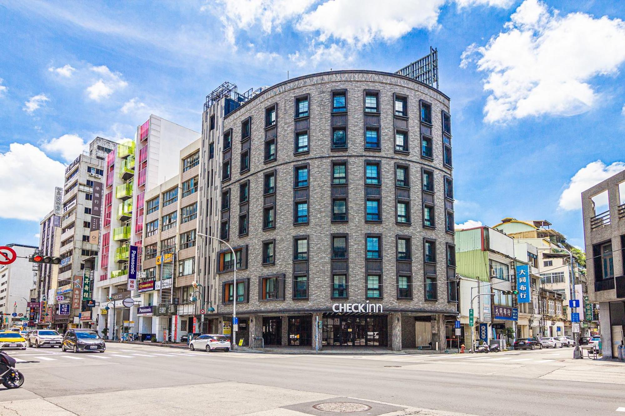 Check Inn Taichung Ziyou Dış mekan fotoğraf